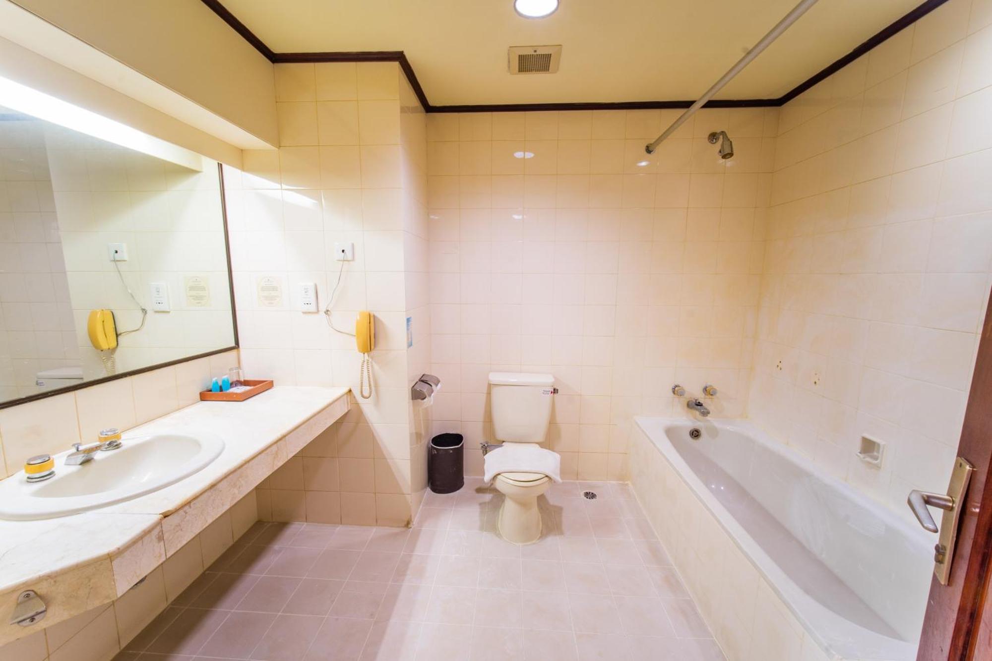 Adika Hotel Bahtera Klandasan Kecil Buitenkant foto