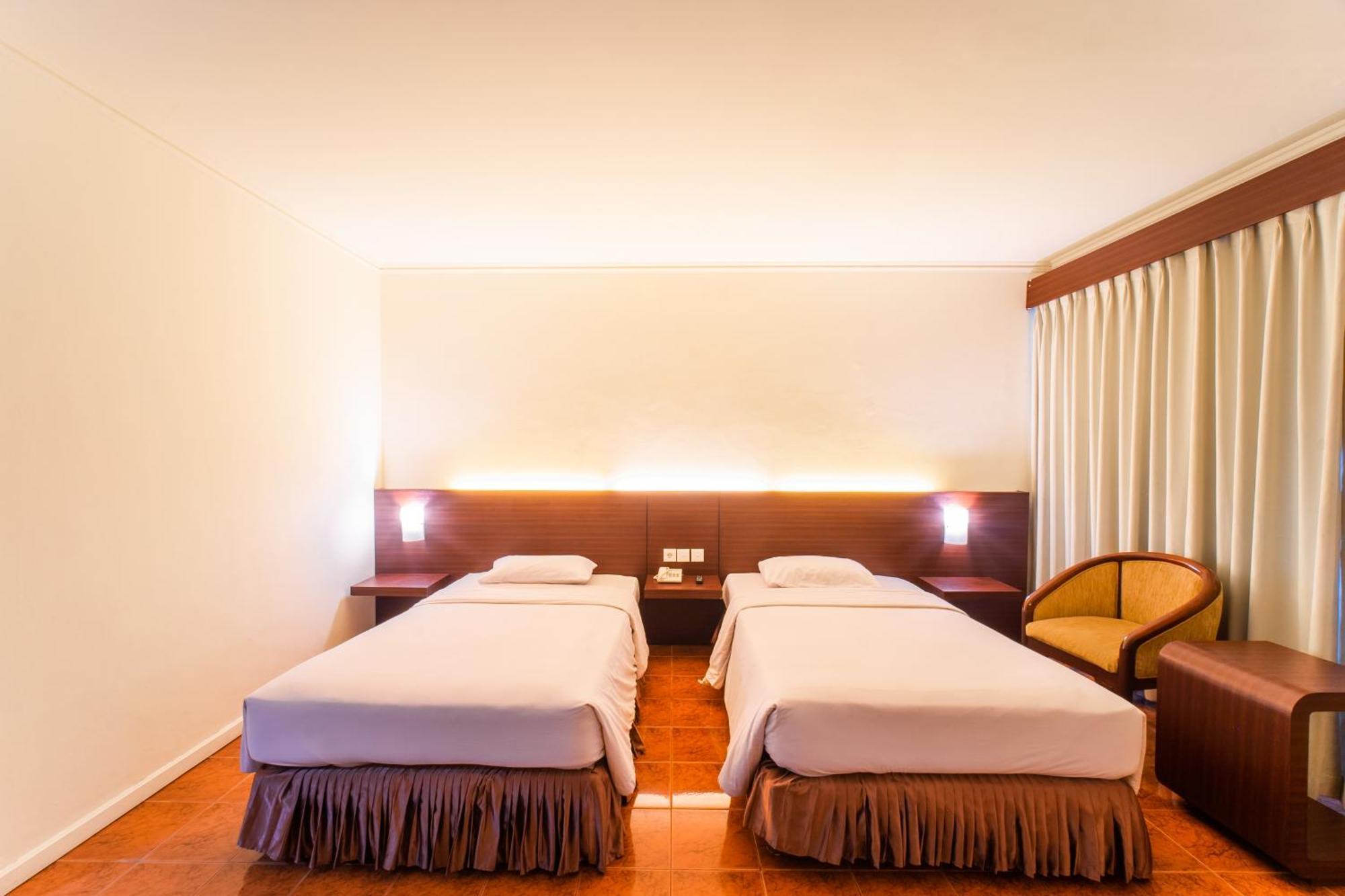 Adika Hotel Bahtera Klandasan Kecil Buitenkant foto