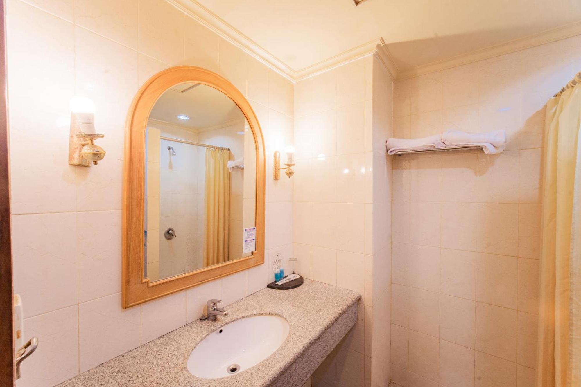 Adika Hotel Bahtera Klandasan Kecil Buitenkant foto