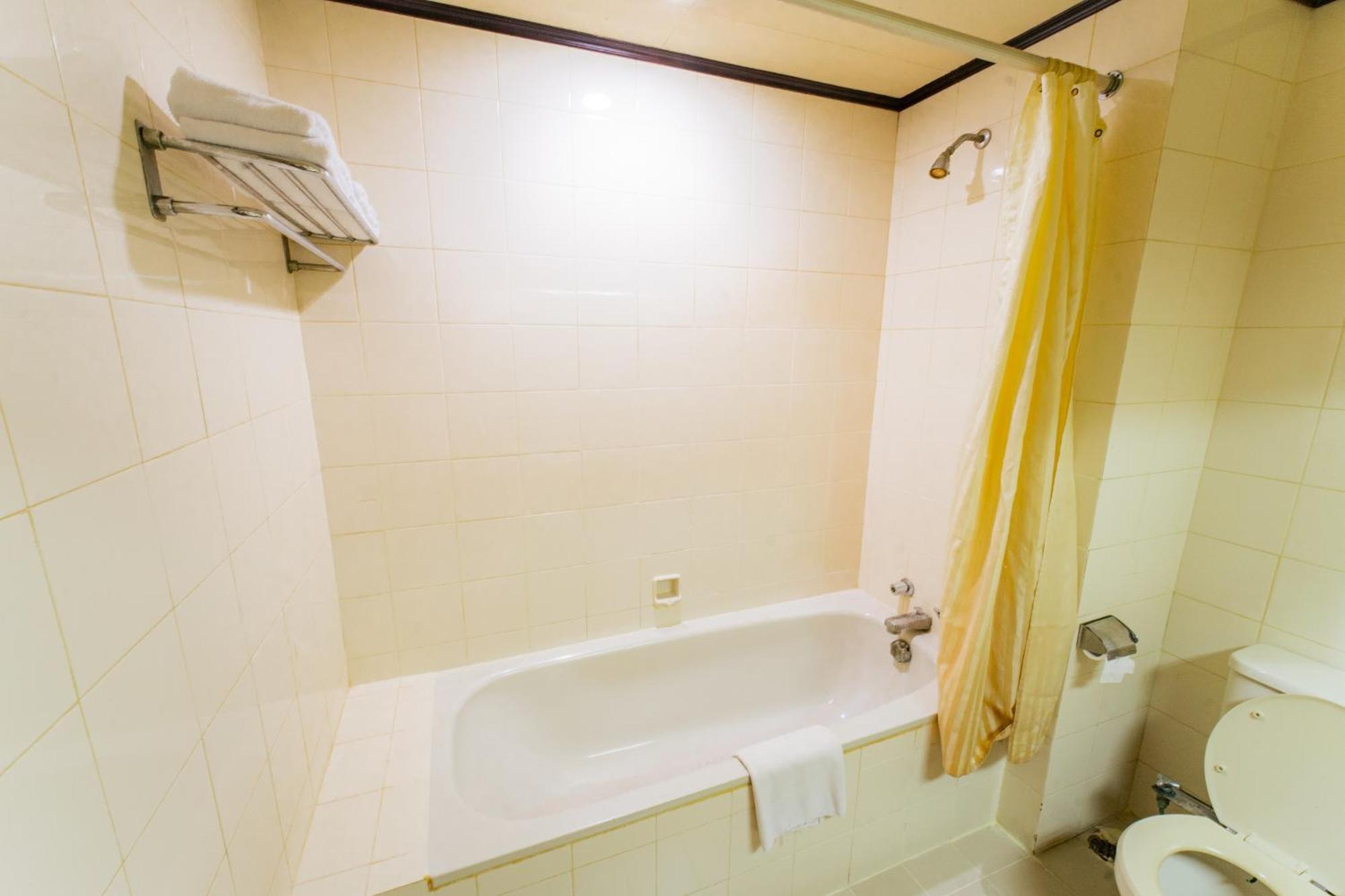 Adika Hotel Bahtera Klandasan Kecil Buitenkant foto