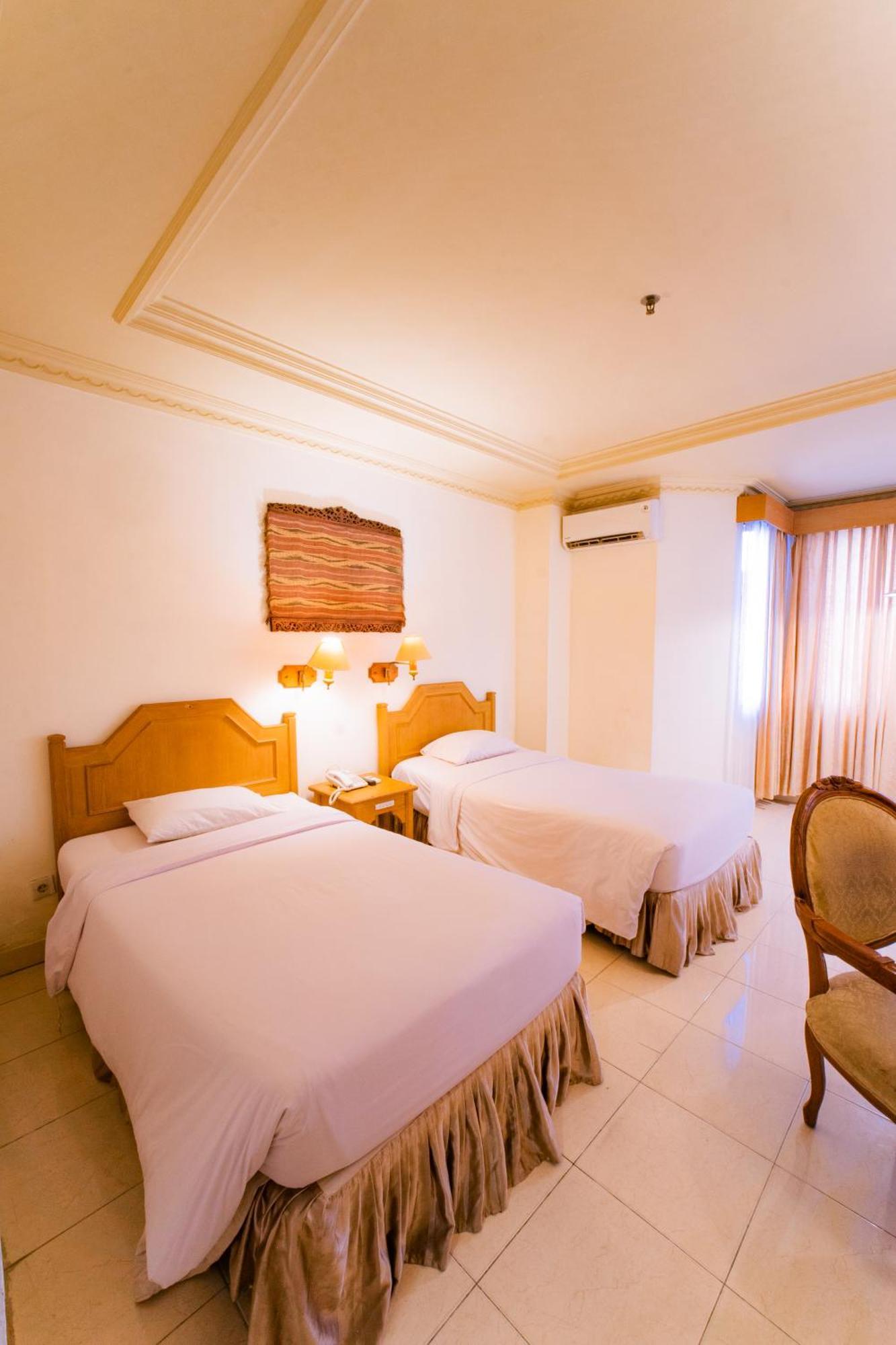Adika Hotel Bahtera Klandasan Kecil Buitenkant foto