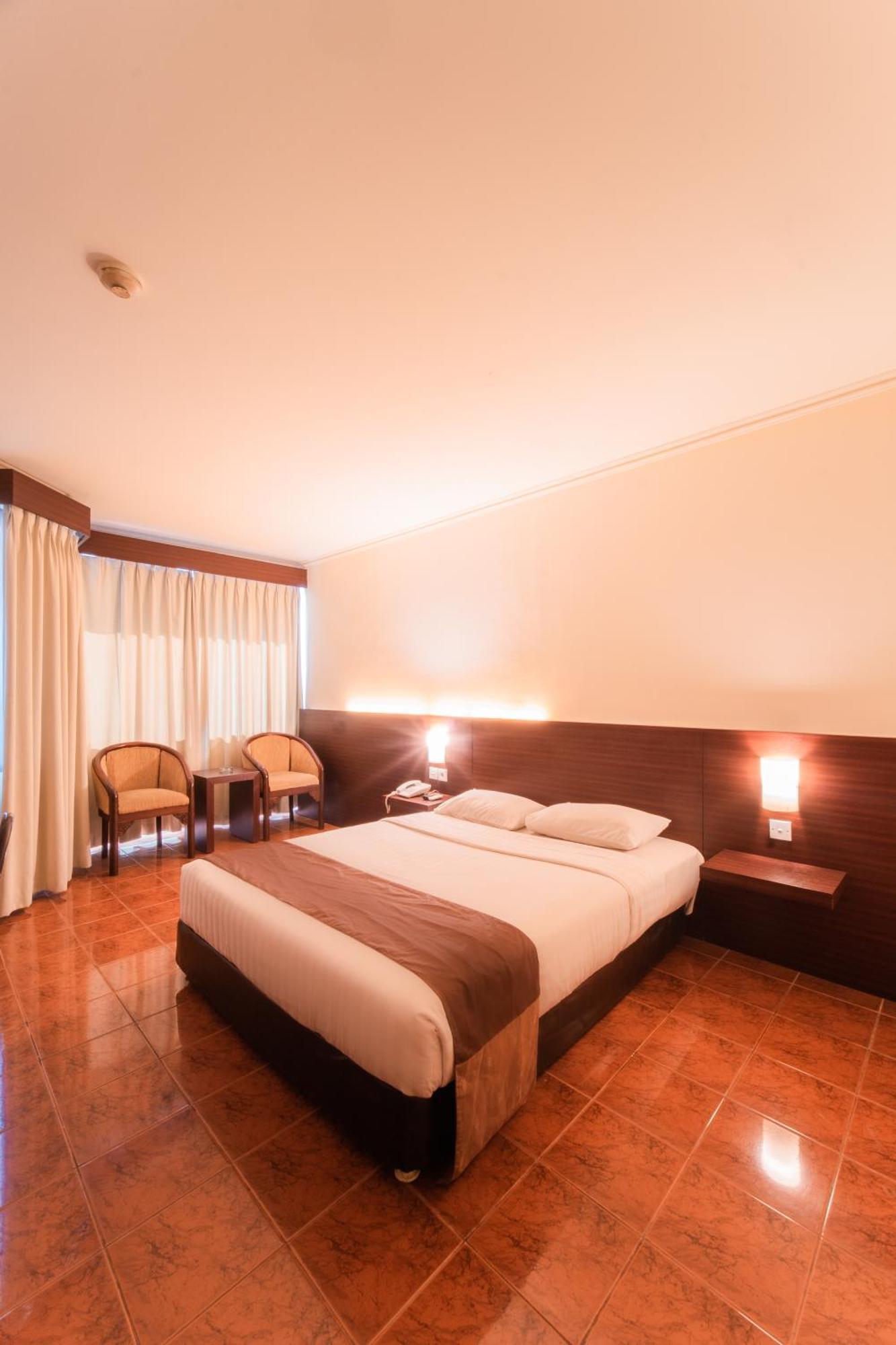 Adika Hotel Bahtera Klandasan Kecil Buitenkant foto