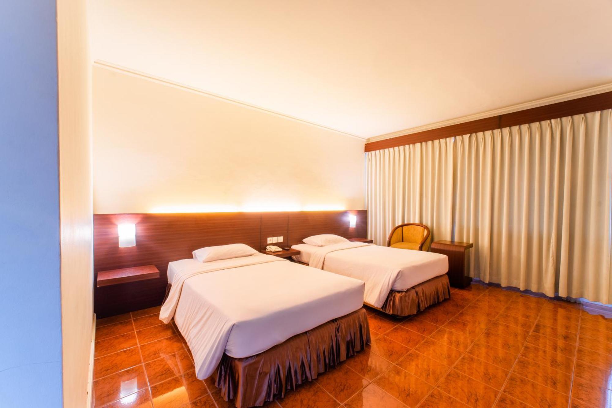 Adika Hotel Bahtera Klandasan Kecil Buitenkant foto