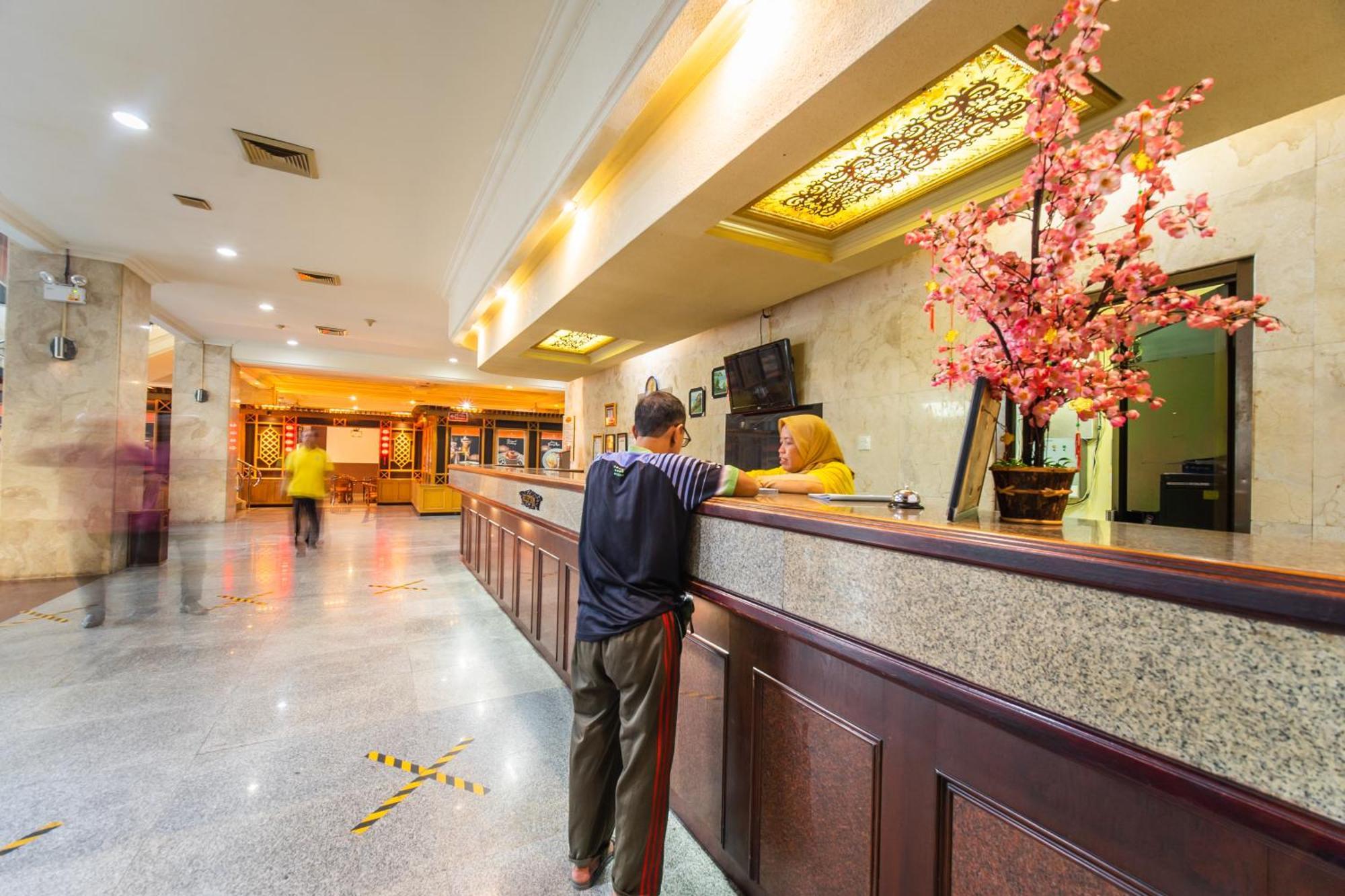 Adika Hotel Bahtera Klandasan Kecil Buitenkant foto